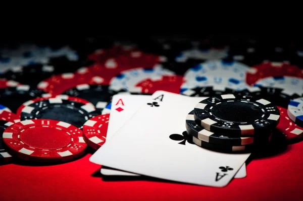 Side-by-side comparison showing pbowin app on Android (APK) and iOS (home-screen web-app) with live-roulette table and sports-betting sidebar
